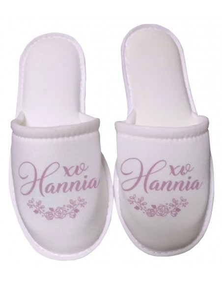Pantuflas: satin, o toalla a una sola tinta en serigrafia.